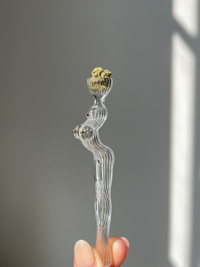 Scalloped Lady Chillum